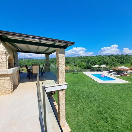 Apartments Villa Sotlar With Pool Umago Exterior foto