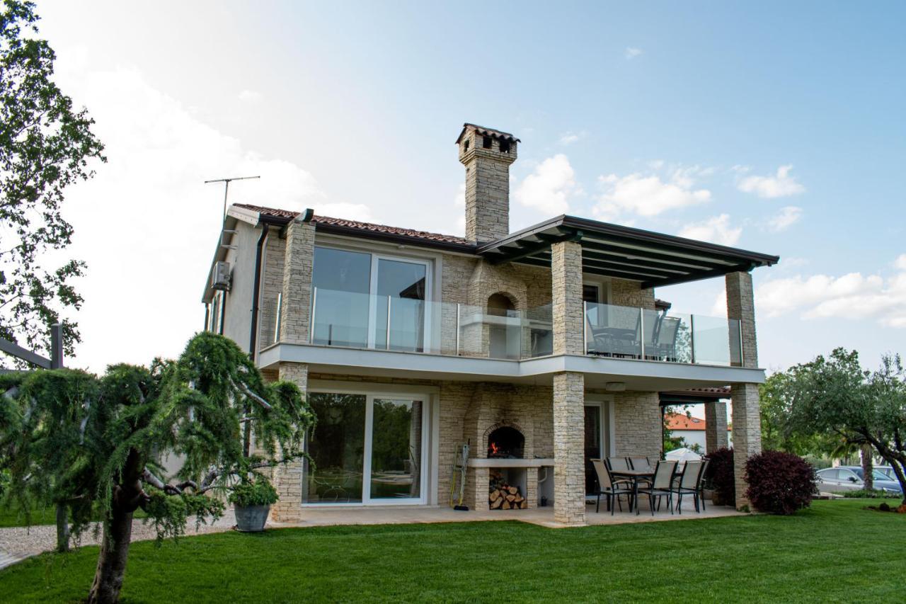 Apartments Villa Sotlar With Pool Umago Exterior foto
