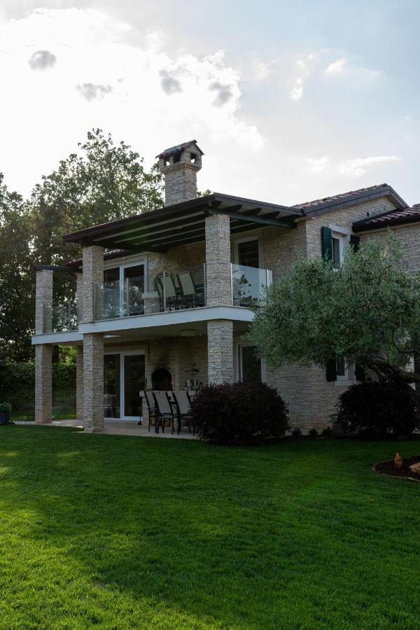 Apartments Villa Sotlar With Pool Umago Exterior foto