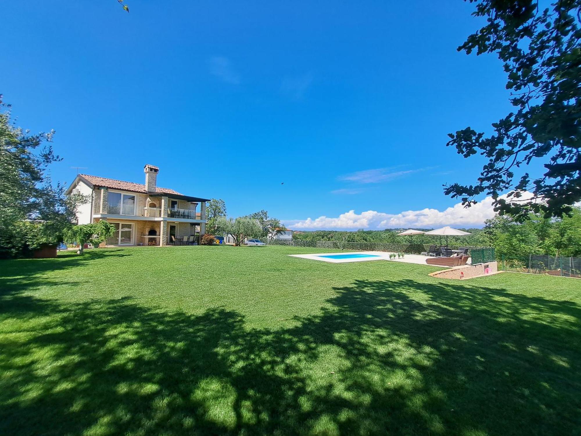 Apartments Villa Sotlar With Pool Umago Exterior foto